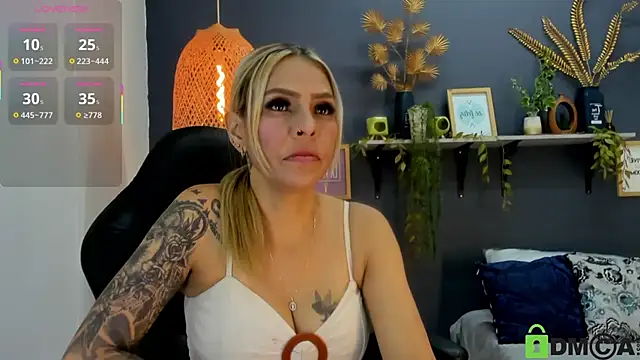 Snapshot of yessila_parker chatting on 11-12-25, 02:34 yessila parker online show from 11-12-25, 02:34