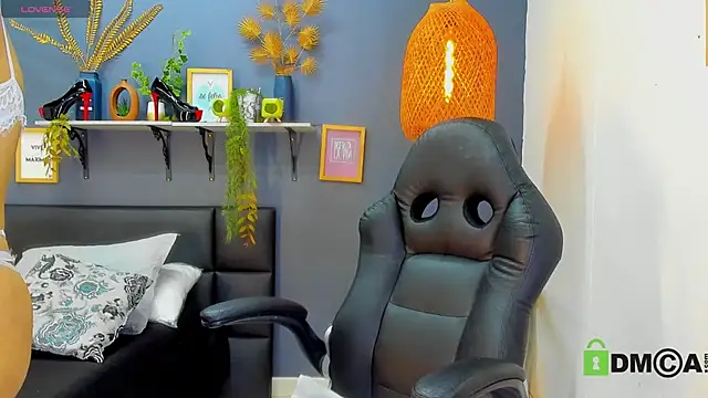 yessila parker online show from 04-04-26, 09:18