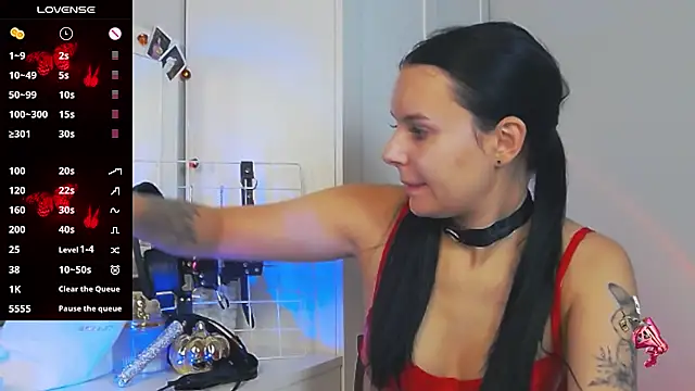 Snapshot of Miss_Vic chatting on 11-12-25, 05:02 Miss Vic online show from 11-12-25, 05:02