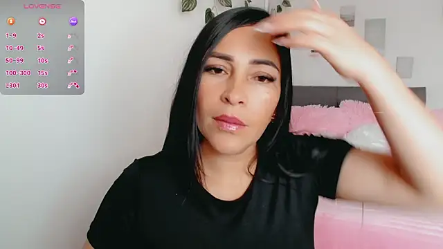 luna lgomez  online show from 02-06-26, 01:03