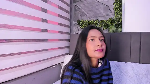 Fernanda liie  online show from 11-25-25, 12:16