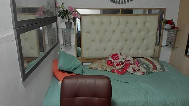 heiker  online show from 10-24-25, 02:52