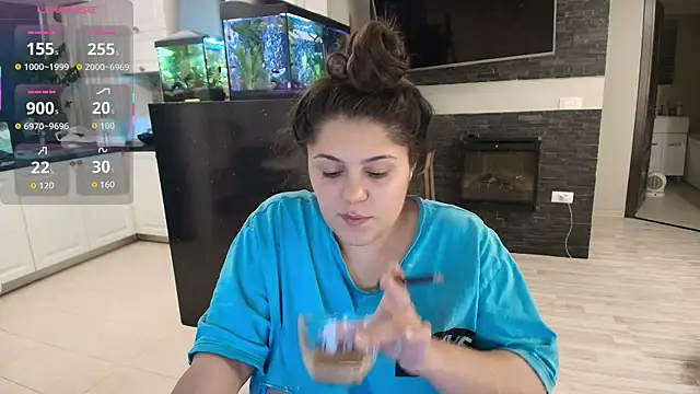 Layla- online show from 10-11-25, 11:20