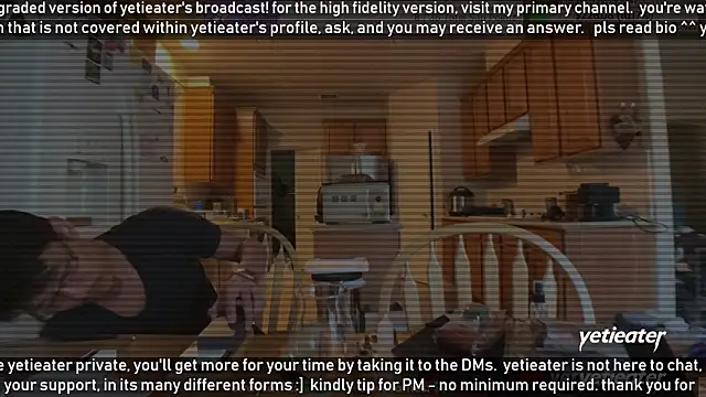 Snapshot of yetieater chatting on 12-10-24, 11:08 yetieater online show from 12-10-24, 11:08