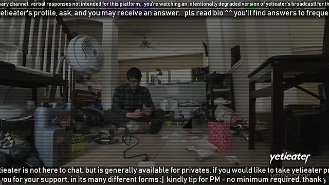 Snapshot of yetieater chatting on 01-10-25, 08:04 yetieater online show from 01-10-25, 08:04