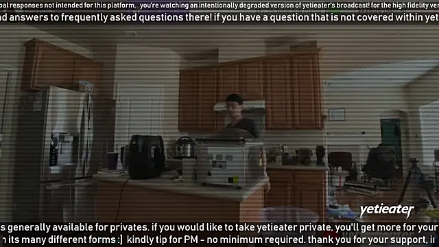 Snapshot of yetieater chatting on 01-28-25, 05:35 yetieater online show from 01-28-25, 05:35