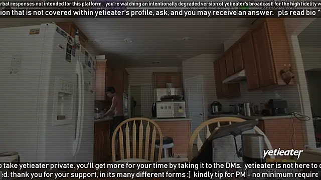 Snapshot of yetieater chatting on 02-04-25, 04:39 yetieater online show from 02-04-25, 04:39