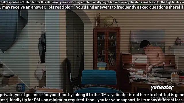 Snapshot of yetieater chatting on 02-07-25, 09:15 yetieater online show from 02-07-25, 09:15