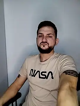 Snapshot of iurinicola chatting on 01-15-26, 07:39 iurinicola online show from 01-15-26, 07:39