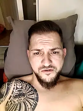 Snapshot of iurinicola chatting on 02-22-26, 12:45 iurinicola online show from 02-22-26, 12:45