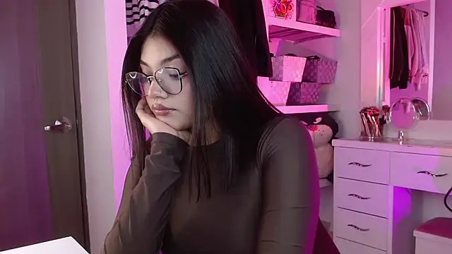 Snapshot of _Camilaaa_ chatting on 09-14-25, 05:50 Camilaaa online show from 09-14-25, 05:50