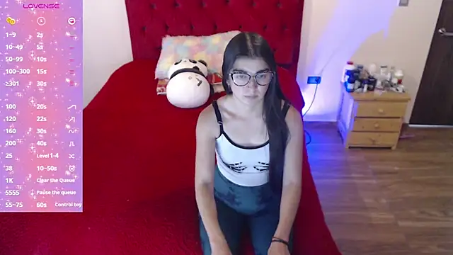 Snapshot of Saray_honey04 chatting on 09-22-25, 07:38 Saray honey04 online show from 09-22-25, 07:38