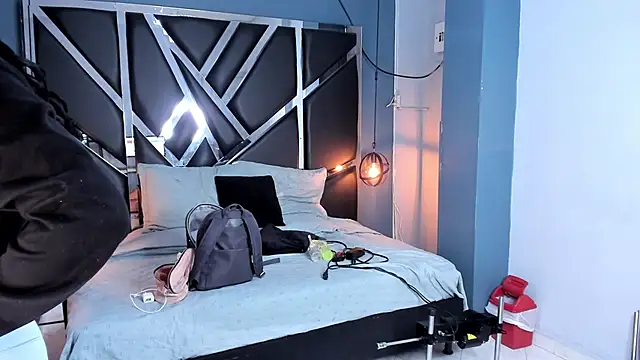 Snapshot of Melissa_23_ chatting on 11-20-25, 11:43 Melissa 23 online show from 11-20-25, 11:43