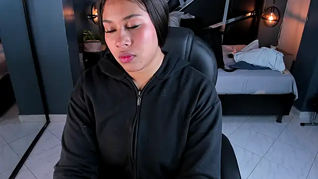 Melissa 23  online show from 11-24-25, 11:43