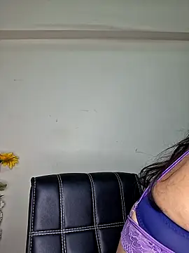 Snapshot of Noor-Bold chatting on 10-29-25, 05:10 Noor-Bold online show from 10-29-25, 05:10