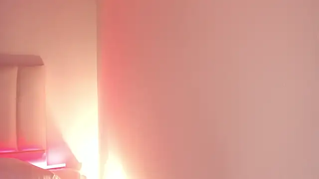 Snapshot of Hannahx__ chatting on 03-06-26, 10:45 Hannahx online show from 03-06-26, 10:45