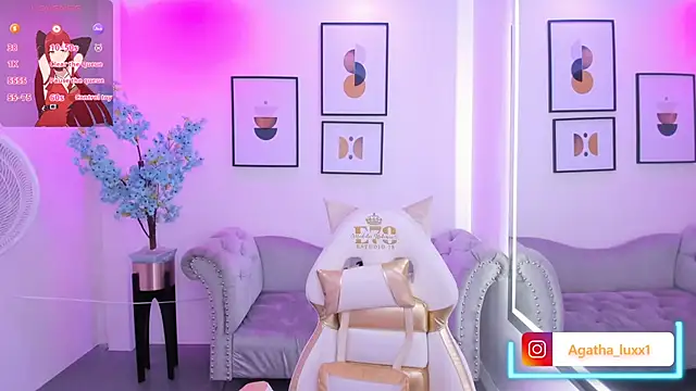 Snapshot of Agatha_luxx chatting on 09-19-25, 12:39 Agatha luxx online show from 09-19-25, 12:39