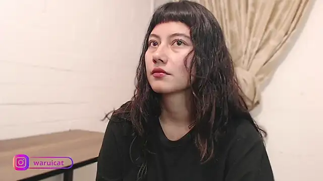 Snapshot of Laury_uri chatting on 02-12-26, 01:33 Laury uri online show from 02-12-26, 01:33