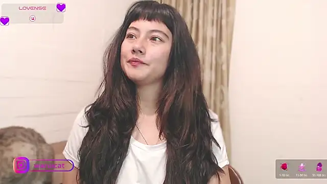 Snapshot of Laury_uri chatting on 03-03-26, 12:17 Laury uri online show from 03-03-26, 12:17