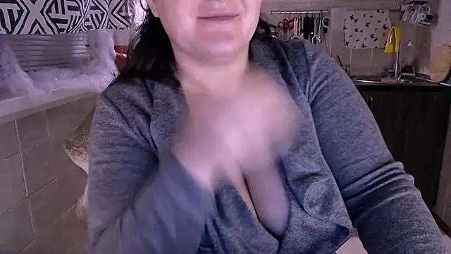 SoftLia online show from 10-22-25, 03:40