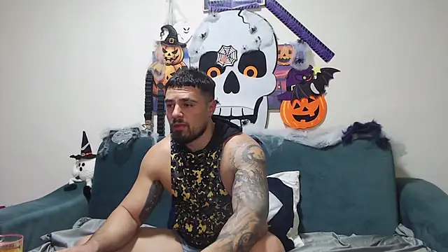 Tiberius hunk online show from 11-04-25, 09:03