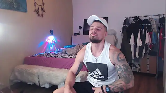 Tiberius hunk online show from 02-02-26, 04:33