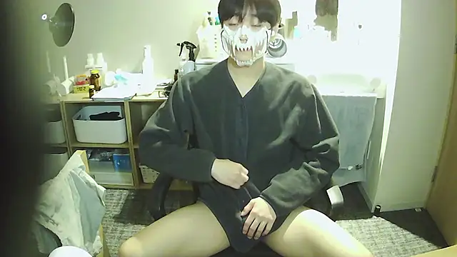 Snapshot of sdamvo2 chatting on 11-27-25, 01:24 sdamvo2 online show from 11-27-25, 01:24