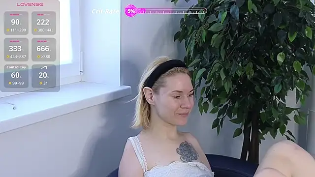 EmmaGallen online show from 10-14-25, 09:21