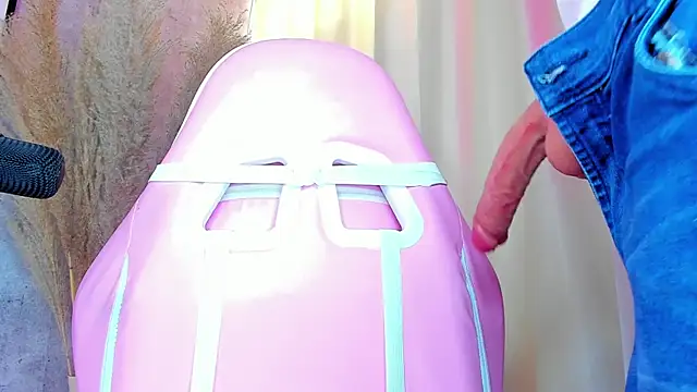 Snapshot of im_hanna1 chatting on 10-21-25, 02:34 im hanna1 online show from 10-21-25, 02:34