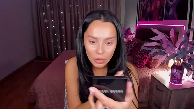 DanaSincere online show from 10-13-25, 03:50