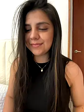 AliceGarc online show from 10-06-25, 10:29