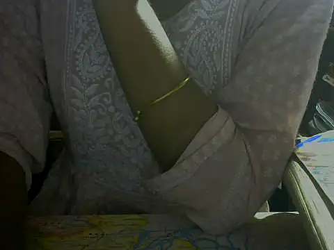 Snapshot of mayra89 chatting on 10-13-25, 01:05 mayra89 online show from 10-13-25, 01:05