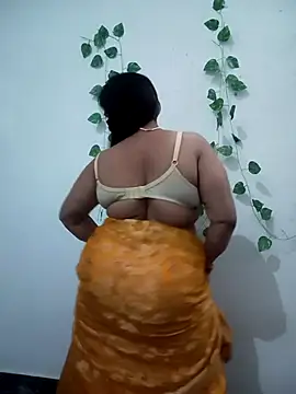 Snapshot of Neha-Bhabhi-Rasily chatting on 02-19-26, 11:28 Neha-Bhabhi-Rasily online show from 02-19-26, 11:28