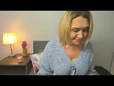 Snapshot of IsabellaSexyMilf chatting on 03-21-25, 01:23 IsabellaSexyMilf online show from 03-21-25, 01:23