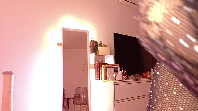 Snapshot of MiaKnoxxx chatting on 01-05-26, 08:23 MiaKnoxxx online show from 01-05-26, 08:23