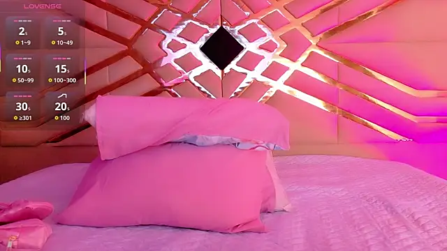 playfulcurvy online show from 11-07-25, 07:47