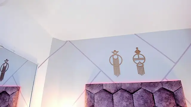 aurora collinss  online show from 02-18-26, 12:45