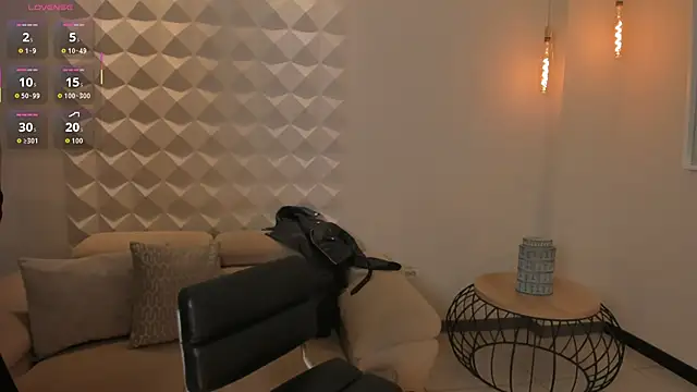 Snapshot of MaddisonCollins chatting on 10-13-25, 08:09 MaddisonCollins online show from 10-13-25, 08:09