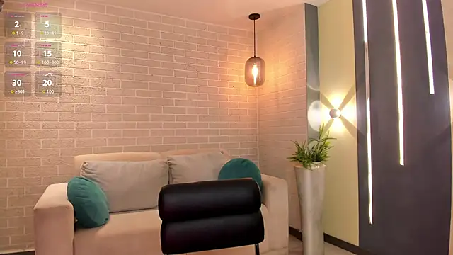 Snapshot of MaddisonCollins chatting on 10-31-25, 07:59 MaddisonCollins online show from 10-31-25, 07:59