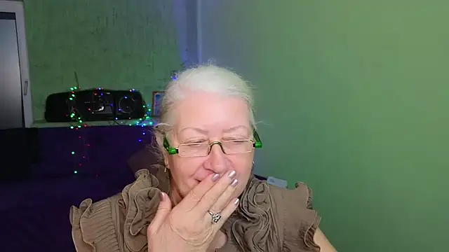 Maya Mayflower online show from 03-19-25, 03:29