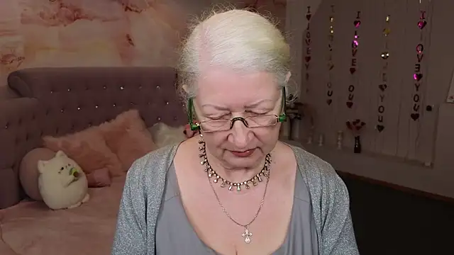 Maya Mayflower online show from 03-22-25, 09:24