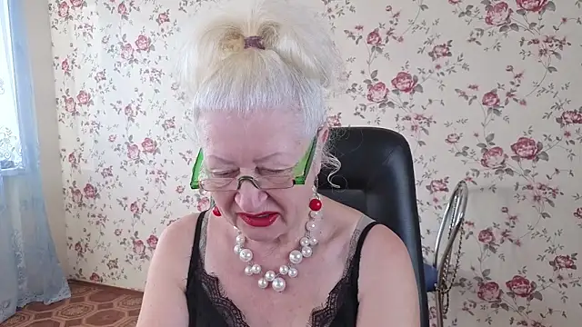 Maya Mayflower online show from 09-23-25, 03:53