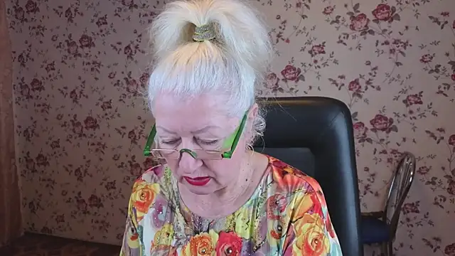 Maya Mayflower online show from 11-04-25, 04:00