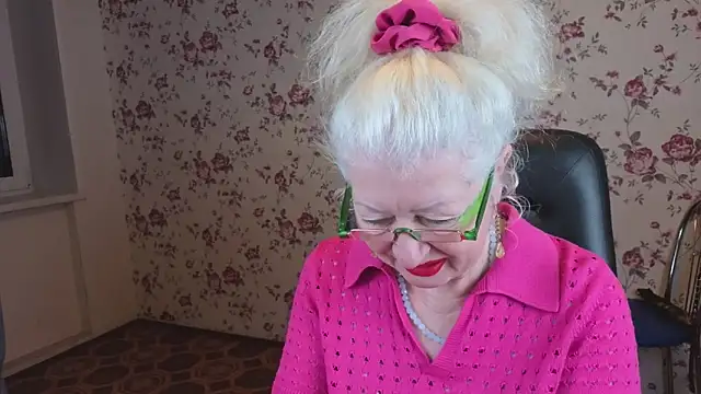 Maya Mayflower online show from 11-21-25, 04:00