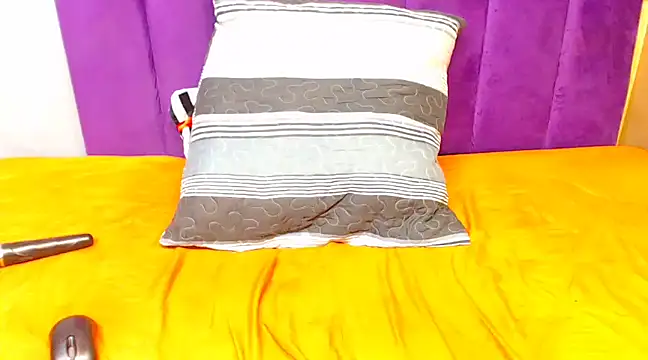 Snapshot of ExclusiveAss_ chatting on 03-09-25, 02:39 ExclusiveAss online show from 03-09-25, 02:39