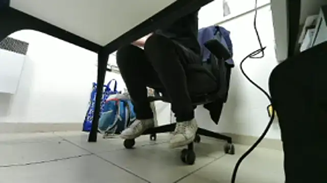 Snapshot of GM51-1988 chatting on 11-04-25, 04:06 GM51-1988 online show from 11-04-25, 04:06