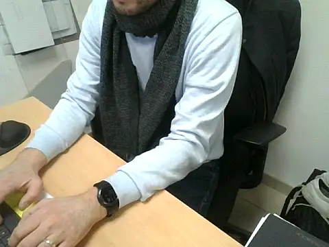 Snapshot of GM51-1988 chatting on 11-10-25, 04:50 GM51-1988 online show from 11-10-25, 04:50