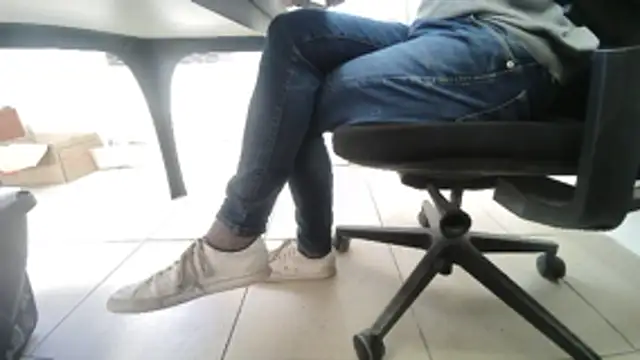 Snapshot of GM51-1988 chatting on 11-17-25, 02:45 GM51-1988 online show from 11-17-25, 02:45