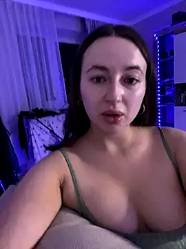 Snapshot of AlisaQSky chatting on 10-14-25, 08:20 AlisaQSky online show from 10-14-25, 08:20