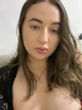 Snapshot of AlisaQSky chatting on 11-04-25, 10:25 AlisaQSky online show from 11-04-25, 10:25